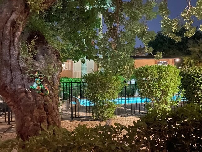 Building Photo - 4701 N 68th St Unit #131