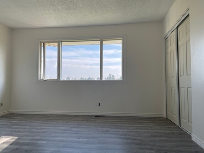 Photo - 11363 22 Av NW