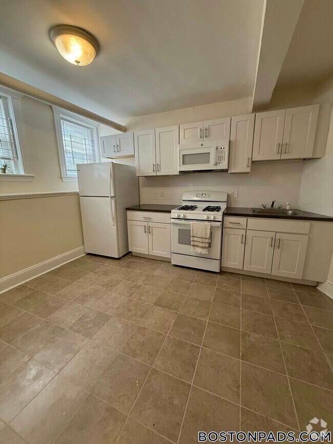 Building Photo - 17 Barrows St Rental