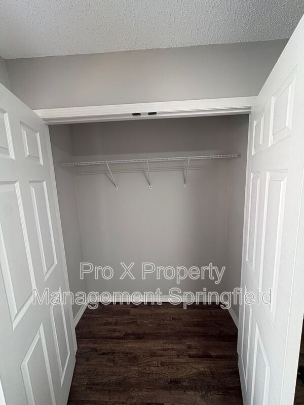 Photo - 1138 E Walnut St