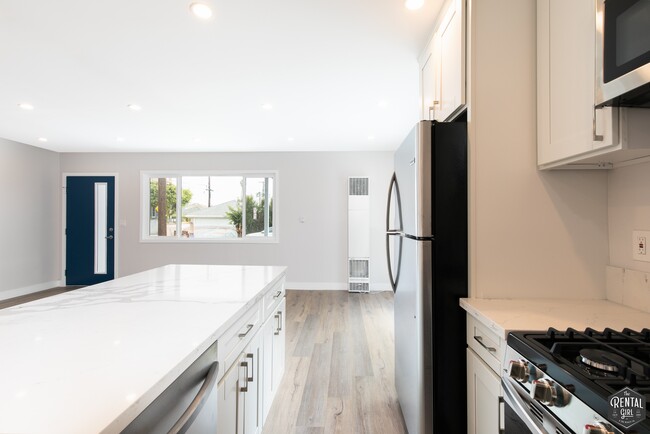 Photo - 3872 Bentley Ave Unit A