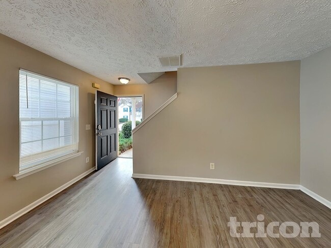 Photo - 220 Osmanthus Way