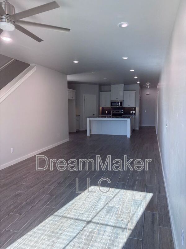 Photo - 2819 Clifton Ter