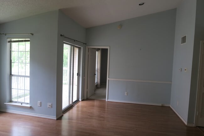 Photo - 1521 Lincoln Way Unidad 303 Rental
