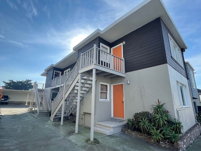 Building Photo - 3631 Judah St Unit 3