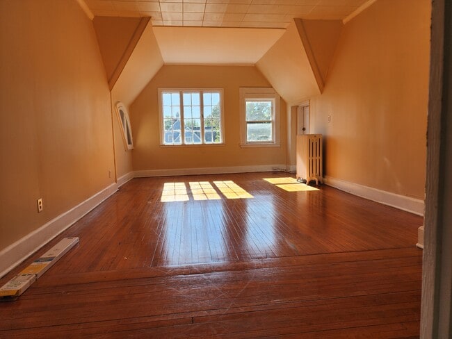 LIVINGROOM - 720 Madison Ave Unit 3