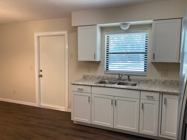 Photo - 2033 NE 59th St