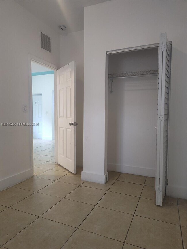 Photo - 8028 NW 5th Ct Unidad Rear