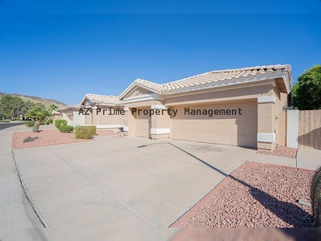 Building Photo - 6123 W Louise Dr