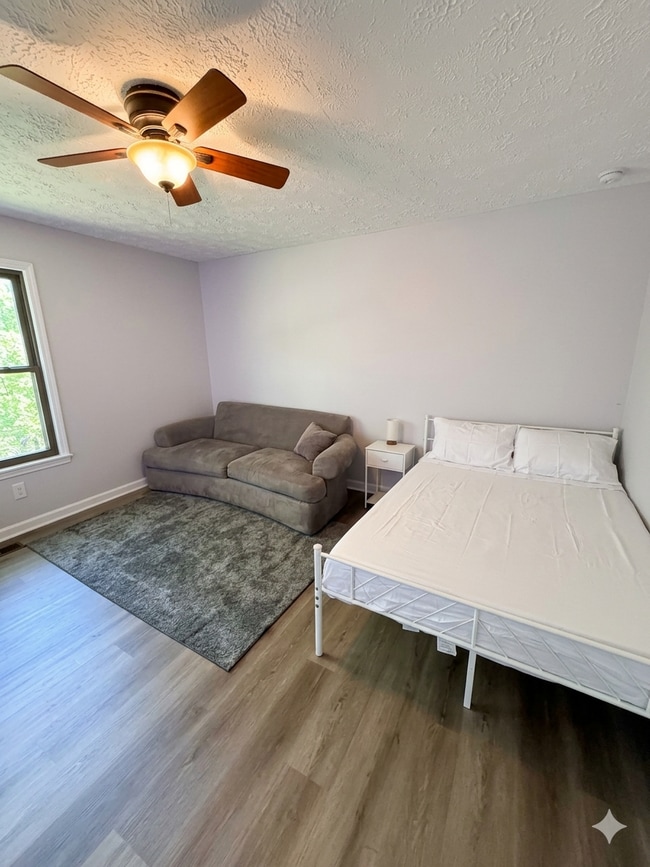 Photo - 877 Beckwith St SW