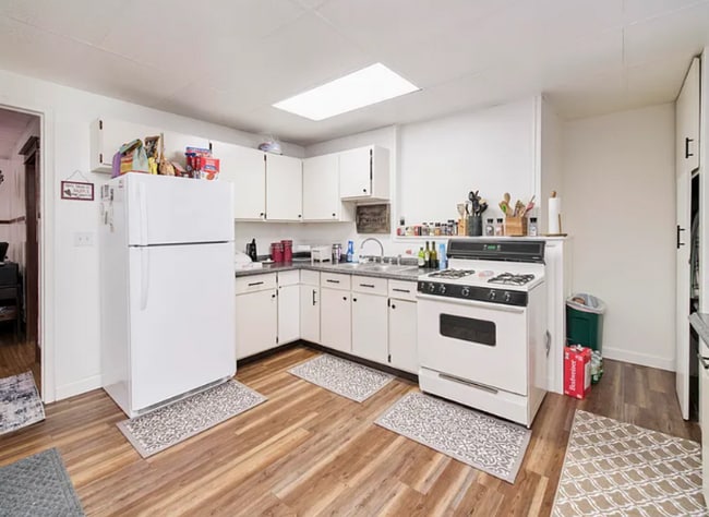 Photo - 720 E Ludington Ave