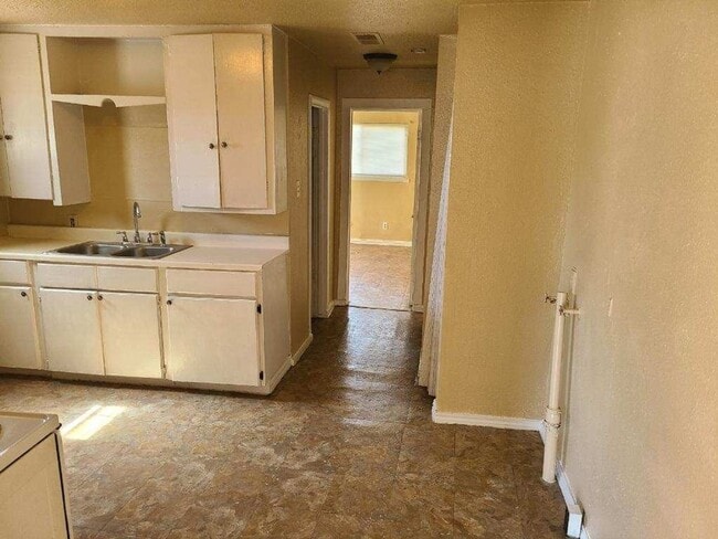 Photo - 2808-2810 Stuart Dr Unit 2810