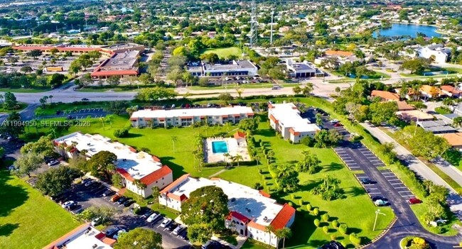 Photo - 7435 Woodmont Terrace Unidad 202