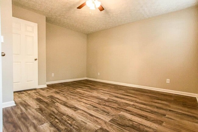 Photo - 2745 Highland Ridge NW