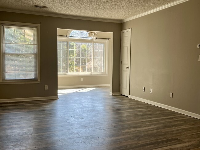 Photo - 1906 Liberty Dr