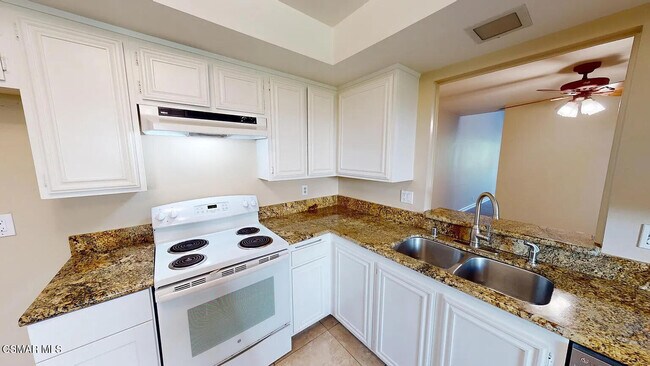 Photo - 2585 Northshore Ln