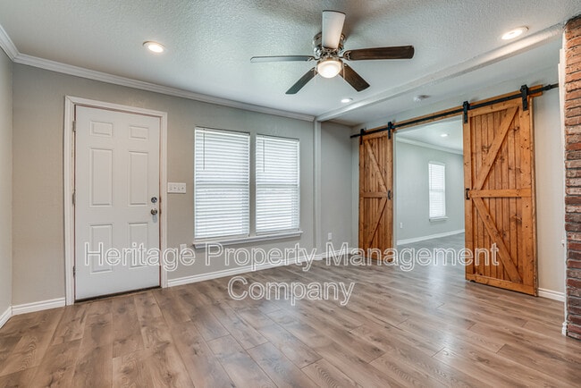 Photo - 479 S Sycamore Ave