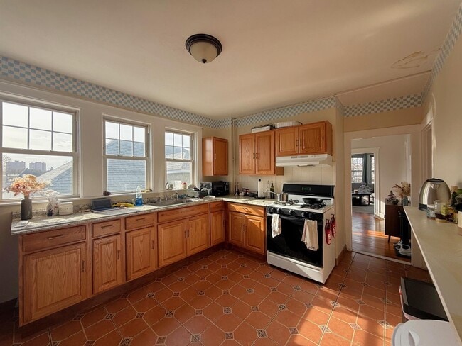 Photo - 74 Newbury St