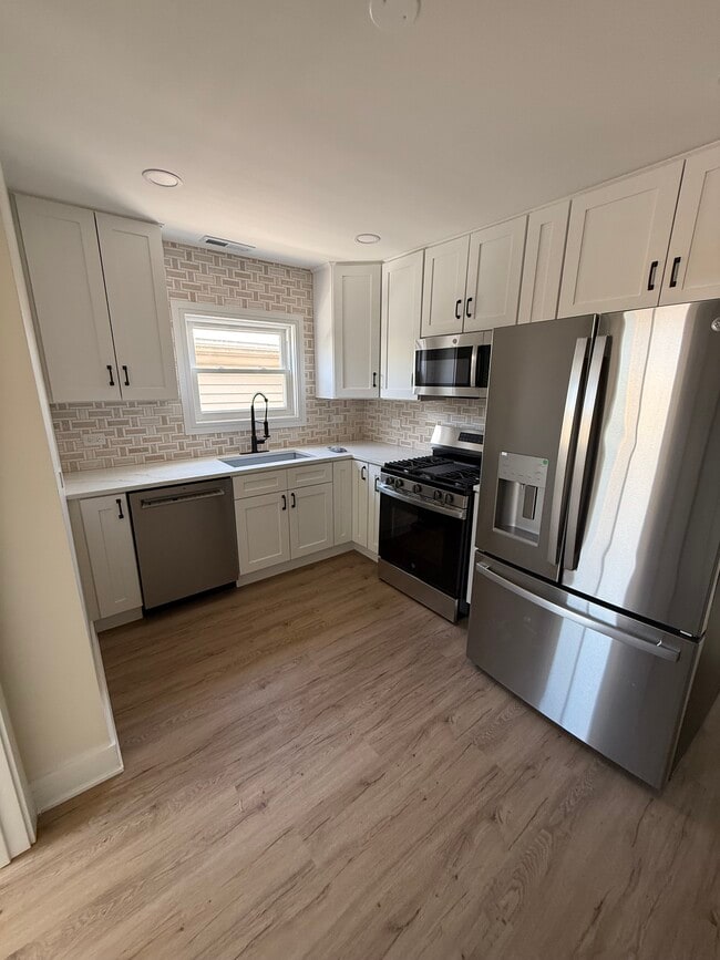 Photo - 5102 W Belden St Unit 2