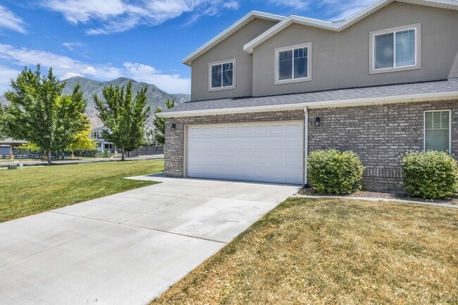 Photo - 4 Bedroom 3 Bathroom Home in Springville!