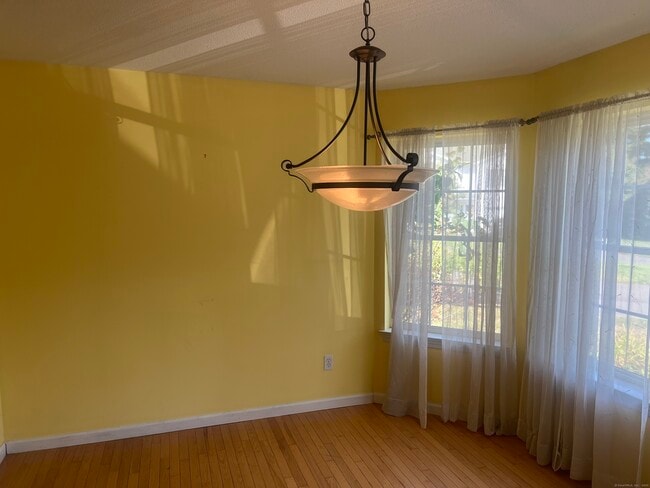 Photo - 53 Tunxis St