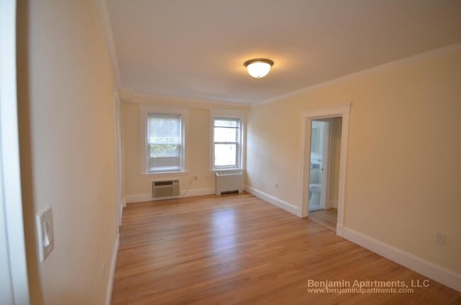 Building Photo - 21 Chauncy St Unit 5 Rental