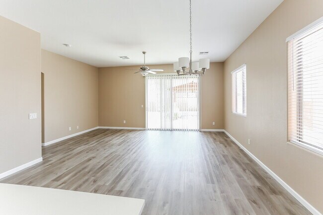 Photo - 5037 W Nancy Ln