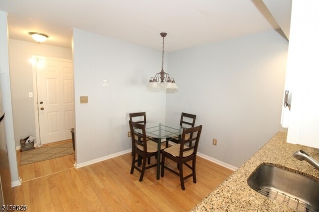 Photo - 11 Heritage Dr