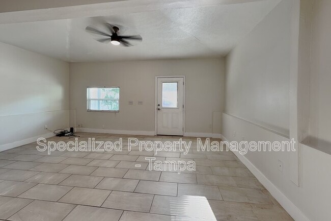 3801 1/2 W Palmira Ave