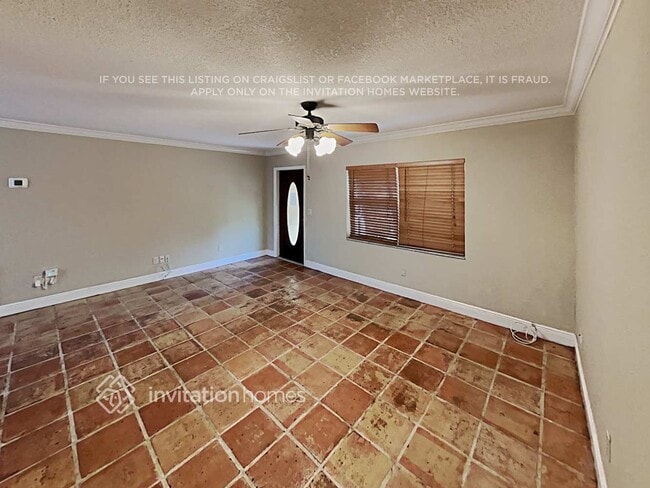 Photo - 4885 Alfresco St