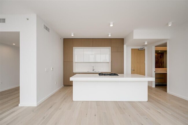 Photo - 313 W 17th St Unit 1806