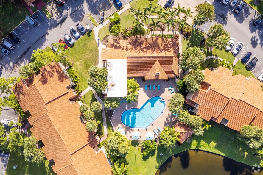 Siesta Key Main Pool