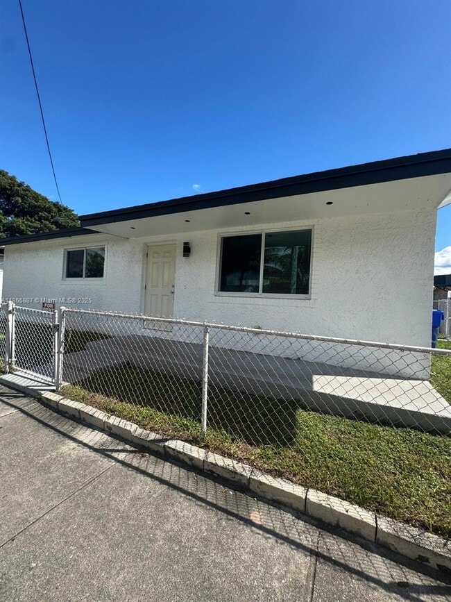 Photo - 427 N 24th Ave