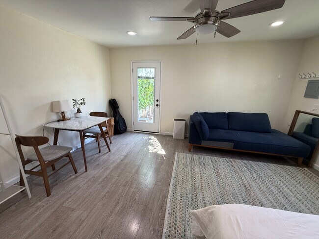 1756 S Genesee Ave Unidad Backhouse