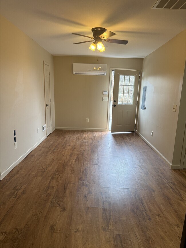 Photo - 3521 Mint Rd