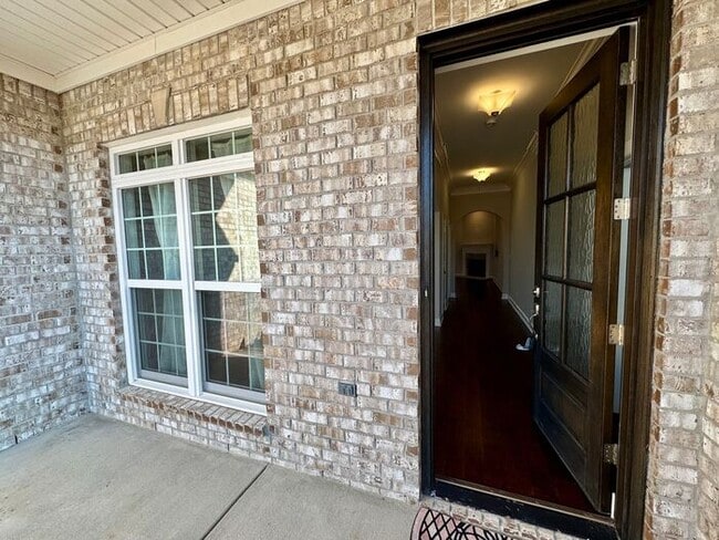 Photo - Look and Lease