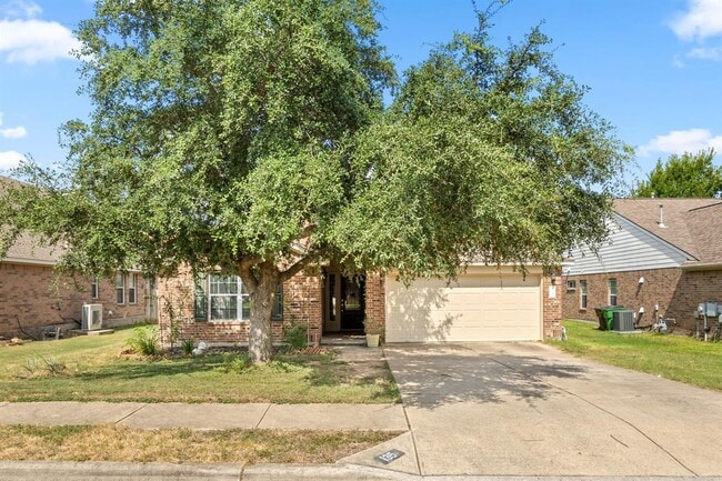 Building Photo - 135 Justin Leonard Dr