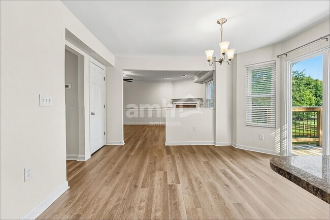 Photo - 2113 Lynwood Pl