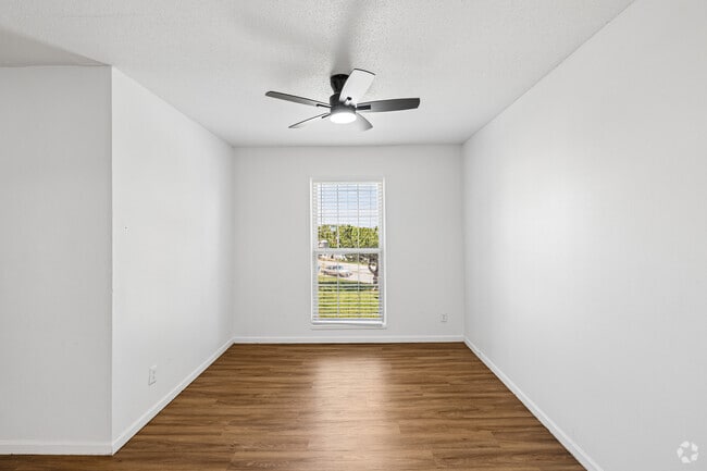 2BR, 1BA - 1,020SF - Dining Room