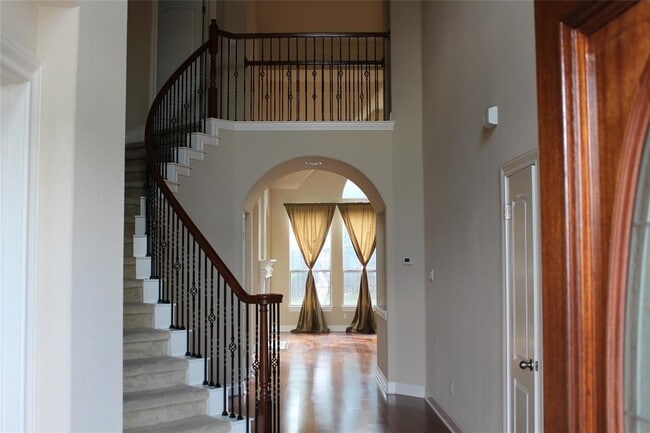 Photo - 7617 Menler Dr