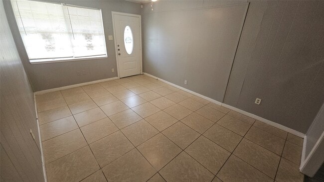 Photo - 10806 Safeguard St