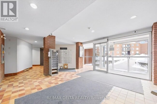 Photo - 2044 Arrowsmith Dr Unité 101A