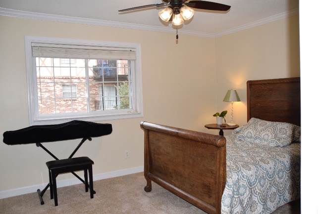 Photo - 1175 Church St