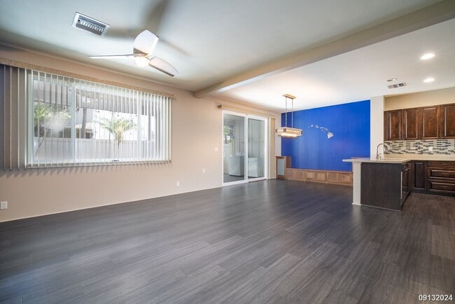 Photo - $4,400 / 4br - 1726ft2 - Beautiful 4BR/3BA...