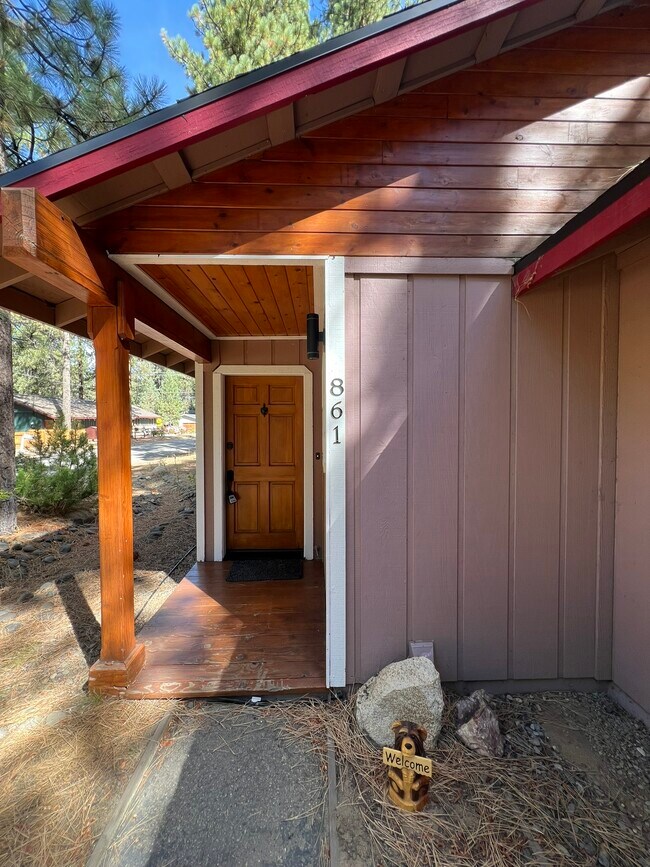 861 Stanford Ave