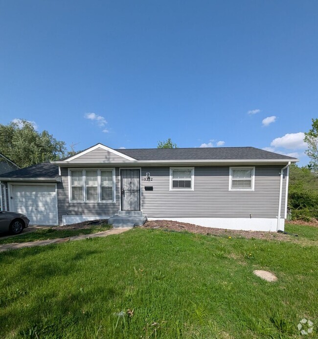 Building Photo - Welcome Home to 9312 Nelan!