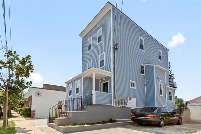 Photo - 76 Crotona Ave Unidad 3