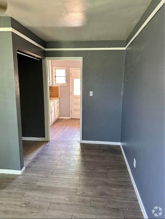 Building Photo - 2711 Duncan Dr Rental