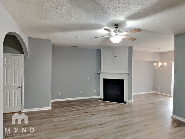 Photo - 356 Azalea Cir