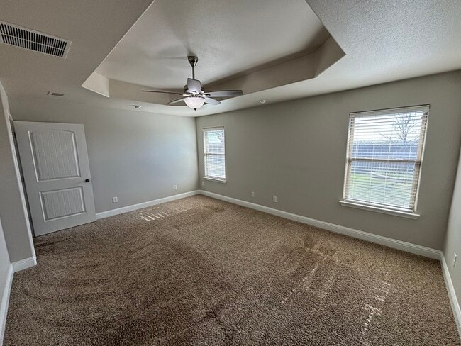 Photo - 3 bed 2 bath home with 2 car garage in Legends Park!